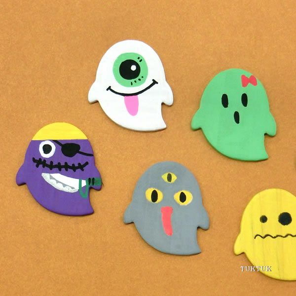 おばけの間伐材バッジ