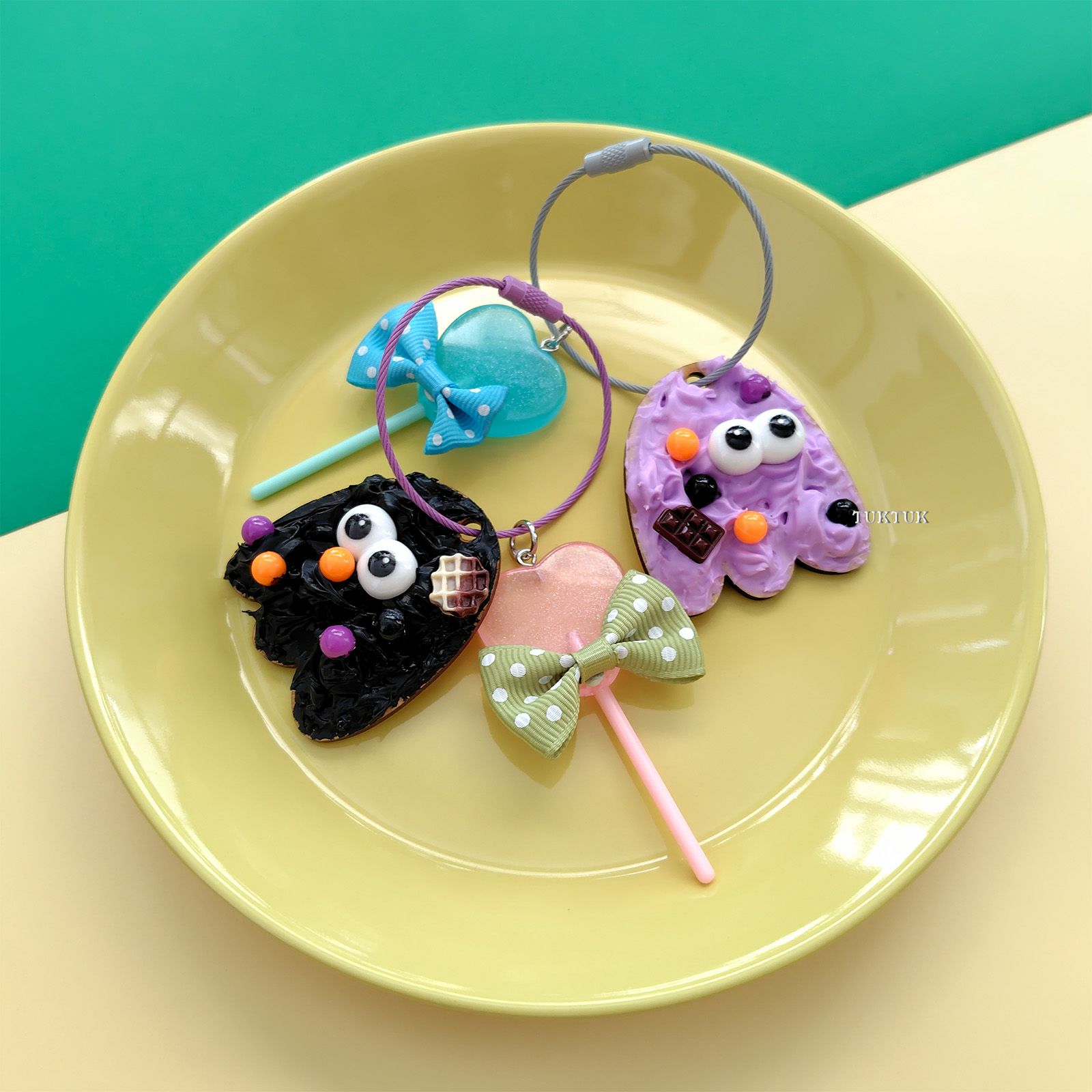 新商品：お菓子なモンスターキーホルダー（10人分） | TUKTUK子ども